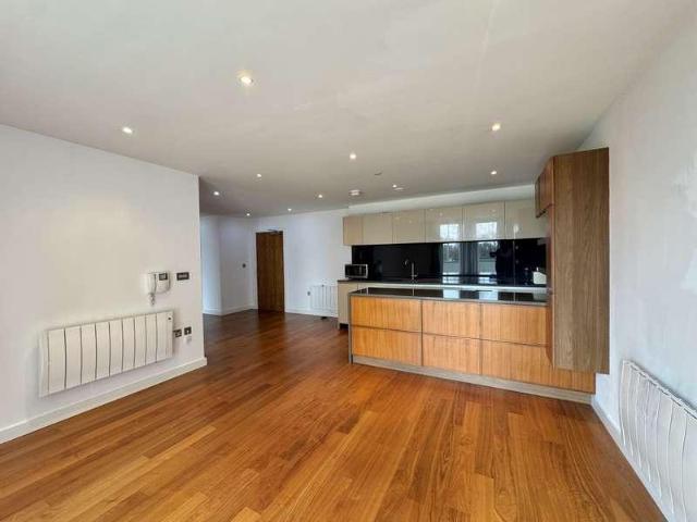Flat for sale in Georgia, Greater Manchester