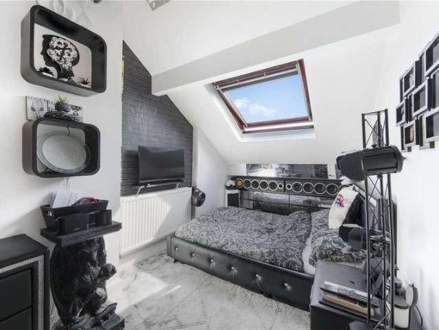 Flat for sale in London Borough of Tower Hamlets, Greater London