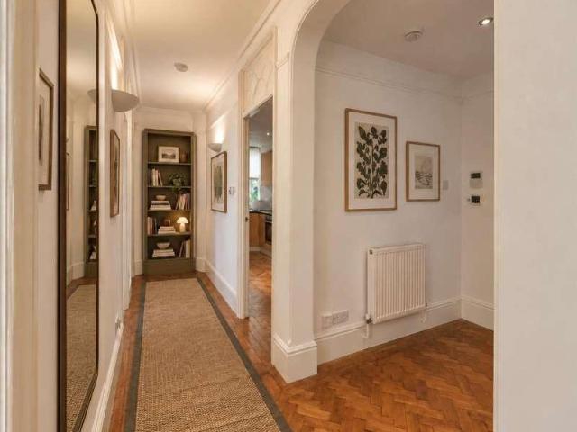 Flat for sale in Marylebone, Greater London