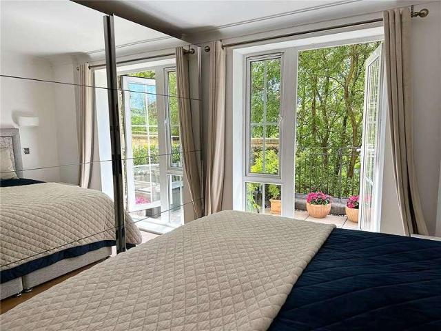Flat for sale in Reading