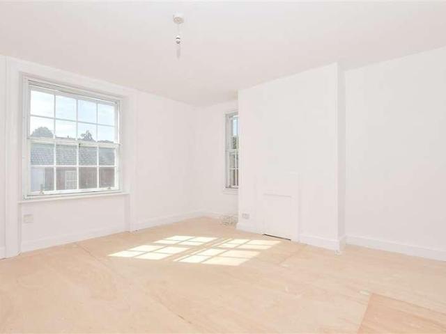 Flat for sale in Bourne Vale, Kent