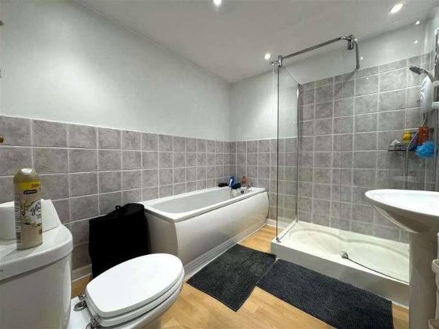 Flat for sale in Swindon