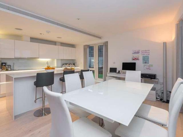 Flat for sale in Brentford, Strand-on-the-Green