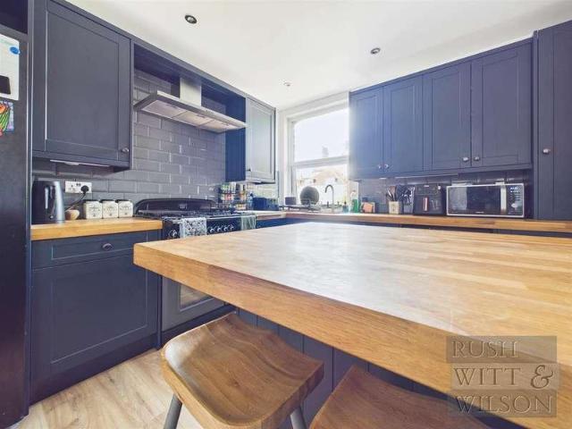 Flat for sale in Central, Heathlands