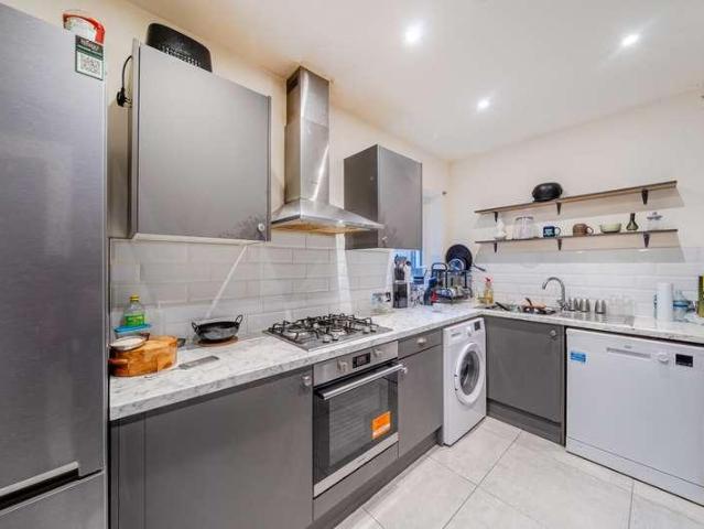 Flat for sale in Northwood, Greater London