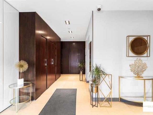Flat for sale in Pimlico, Greater London