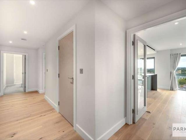 Flat for sale in Colindale, Greater London