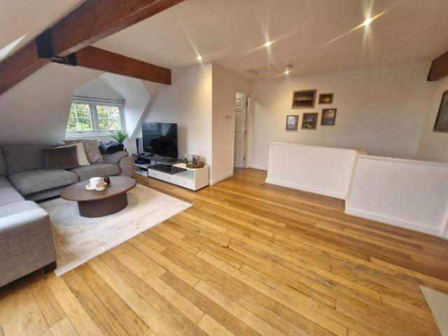 Flat for sale in Kennessee Green, Sefton