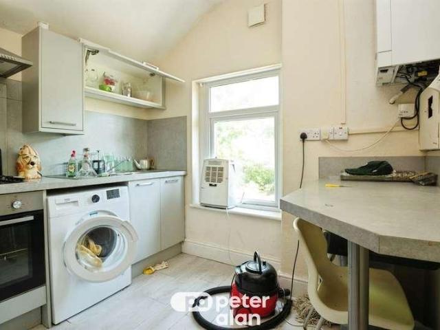 Flat for sale in Plasnewydd, Falcon Lodge