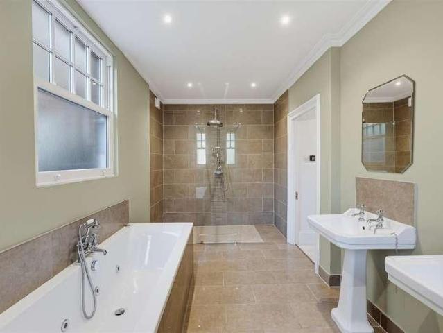 Flat for sale in Lipson, Mount Wise