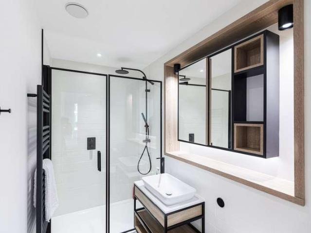Flat for sale in Hammersmith, Greater London