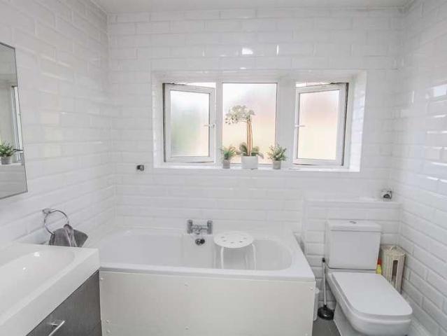 Flat for sale in Hendon, Greater London