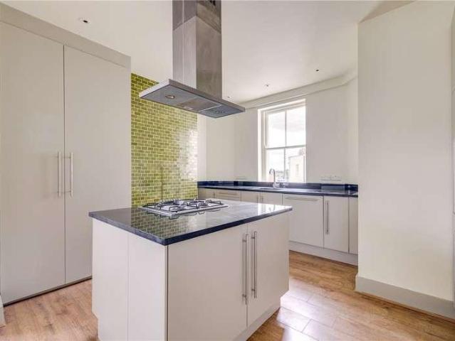 Flat for sale in West Kensington, Greater London