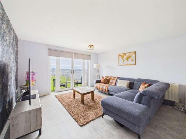 Flat for sale in Ardrossan, Scotland