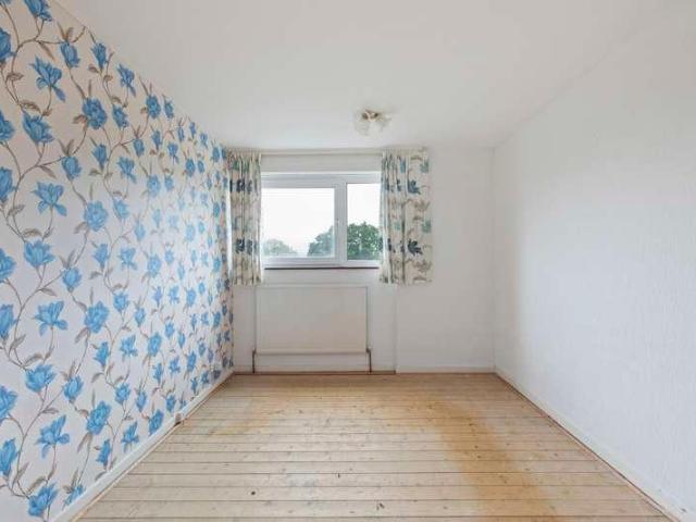 Flat for sale in Brownswood Park, Stoke Newington