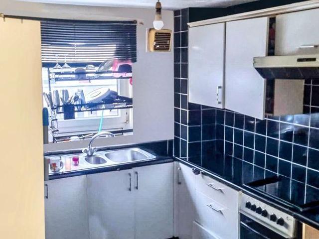 Flat for sale in Carbrain, Cumbernauld