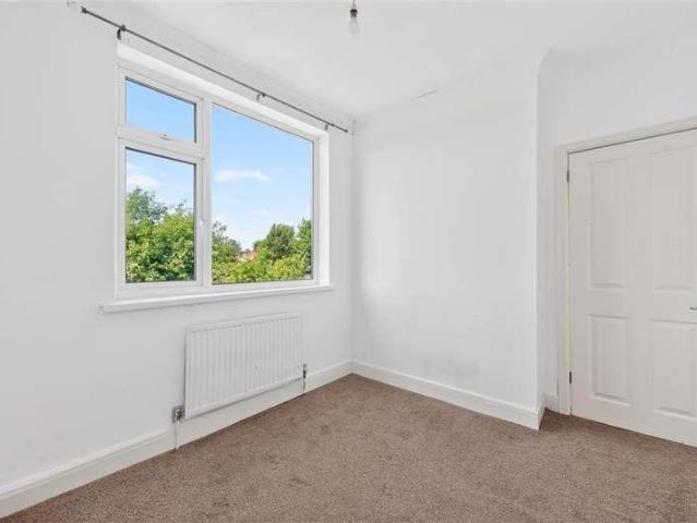 Flat for sale in Hornchurch, Greater London