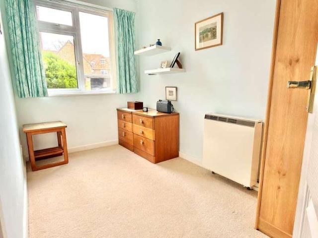 Flat for sale in Tewkesbury, Pamington