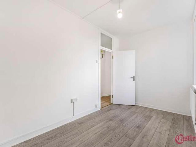 Flat for sale in Clapton, Upper Clapton