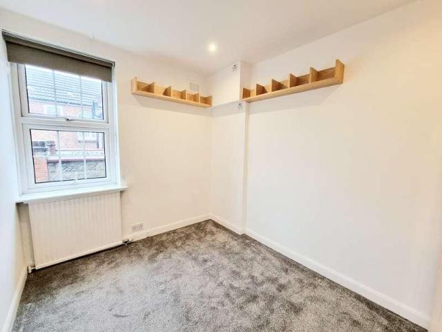 Flat for sale in Muswell Hill, Greater London