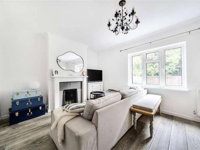 Flat for sale in Sevenoaks, The Butts