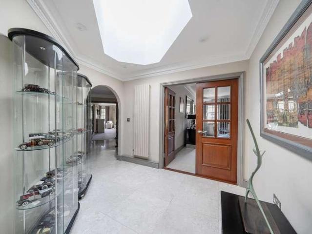 Flat for sale in Greater London