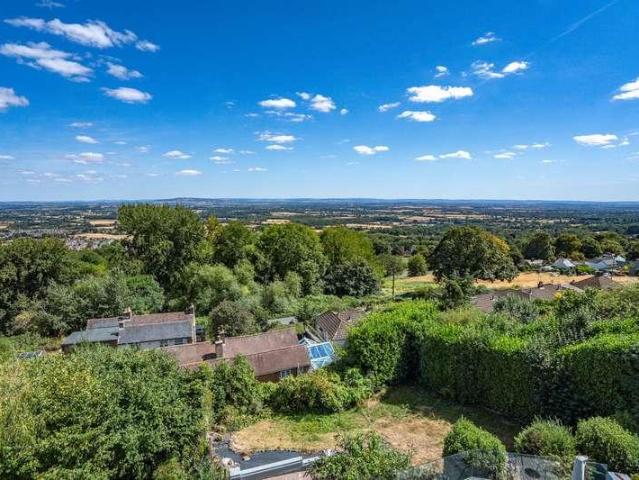 Flat for sale in Wyche, Forthampton