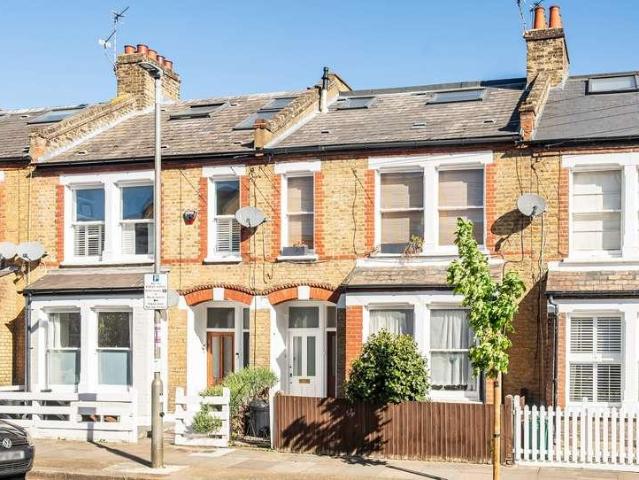 Flat for sale in Southfields, Greater London