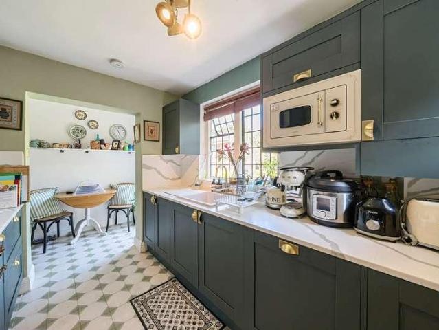 Flat for sale in Northwood, Northwood