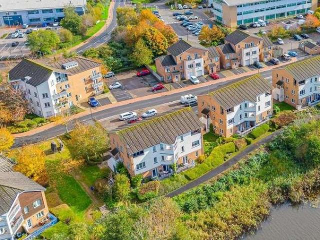 Flat for sale in Cardiff International Sports Village, Falcon Lodge