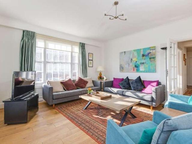 Flat for sale in St. John's Wood, Greater London