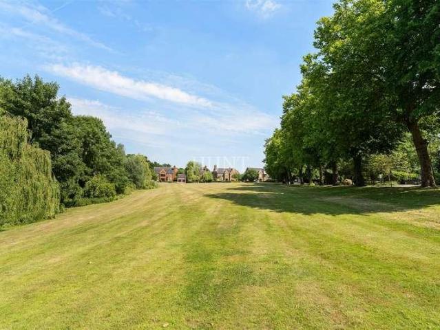 Flat for sale in Clayhall, Greater London