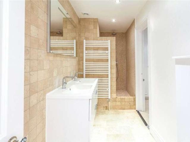 Flat for sale in Notting Hill, Greater London