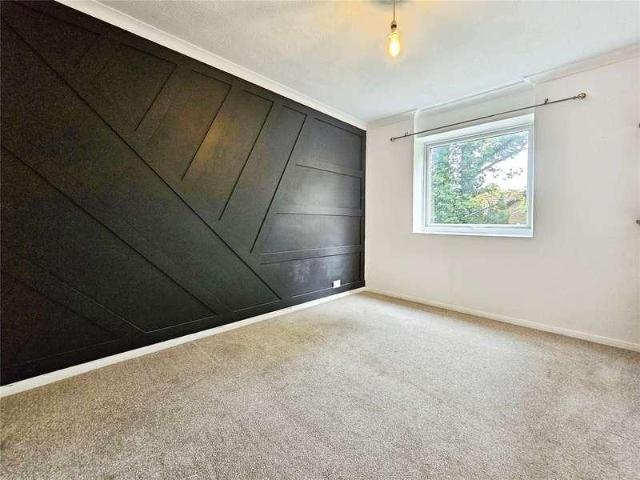 Flat for sale in Fleet, Hart