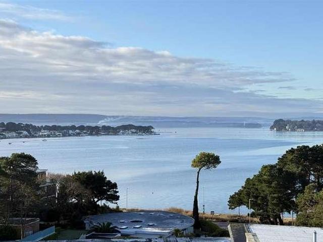 Flat for sale in Canford Cliffs, Poole