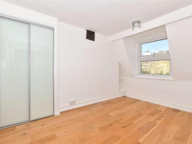 Flat for sale in Folkestone