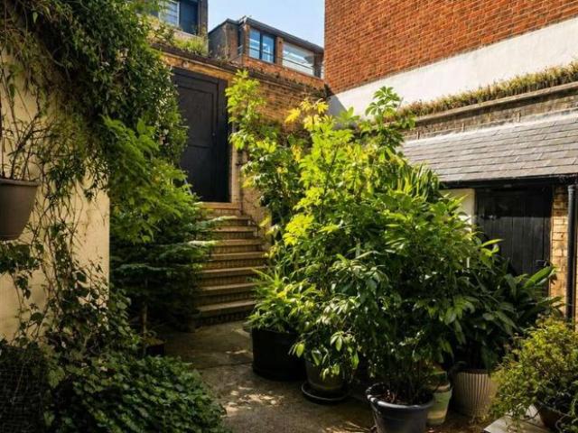 Flat for sale in City of Westminster, Greater London
