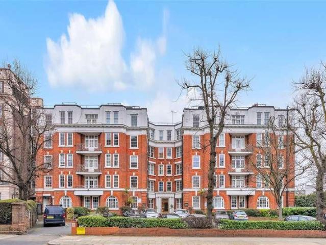 Flat for sale in St. John's Wood, Greater London