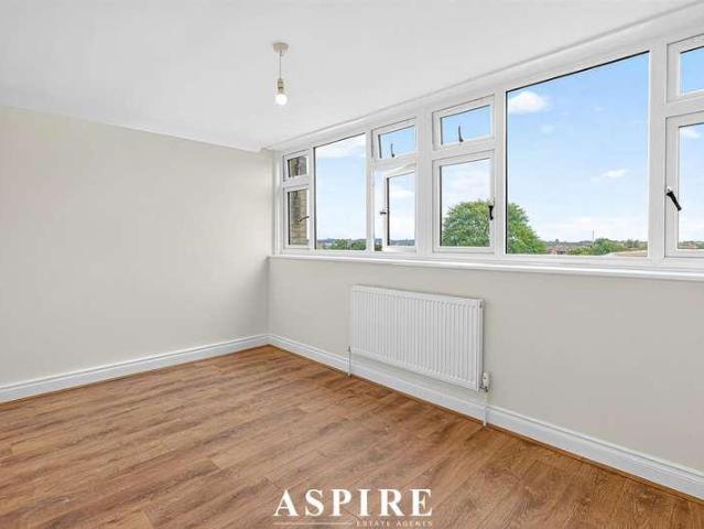 Flat for sale in Essex