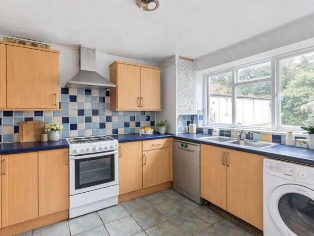 Flat for sale in Southfields, Greater London