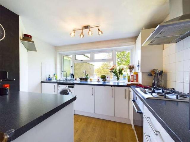 Flat for sale in Lunnon, Buckinghamshire
