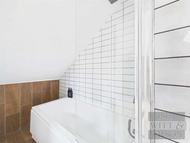 Flat for sale in Central, Heathlands