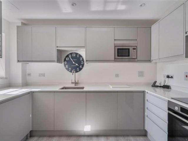 Flat for sale in Blackhills, Surrey