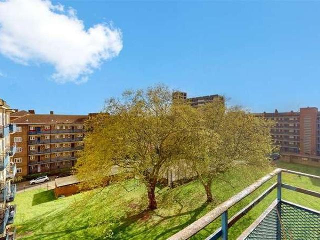 Flat for sale in South Hackney, Greater London