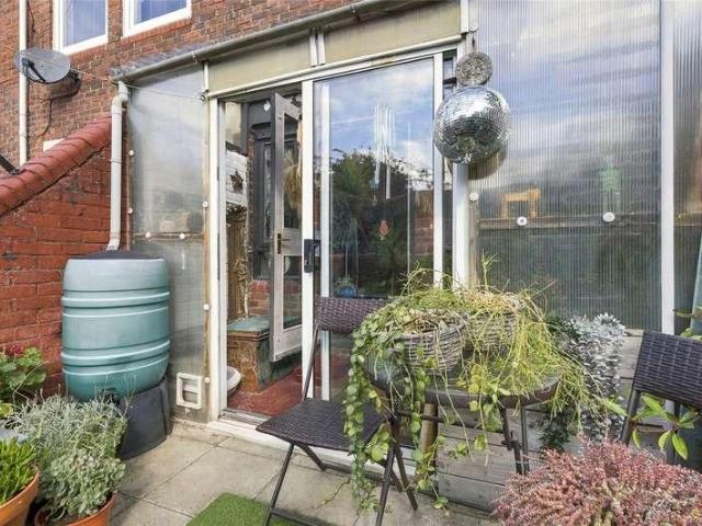 Flat for sale in London Borough of Hackney, Greater London