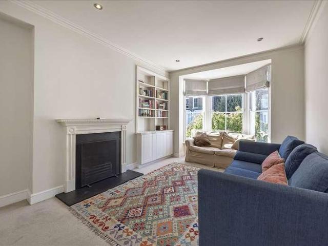 Flat for sale in London Borough of Hammersmith and Fulham, Greater London