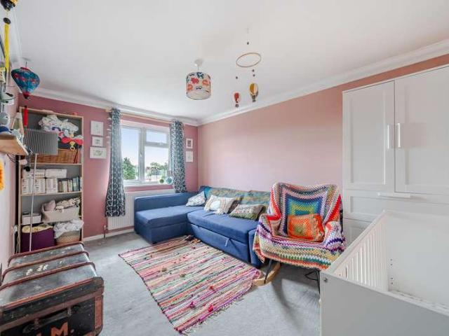 Flat for sale in London Borough of Richmond upon Thames, Greater London
