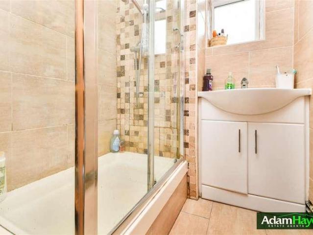 Flat for sale in Finchley, Isle Of Man