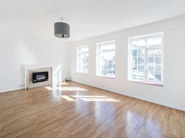 Flat for sale in How Wood, St Albans