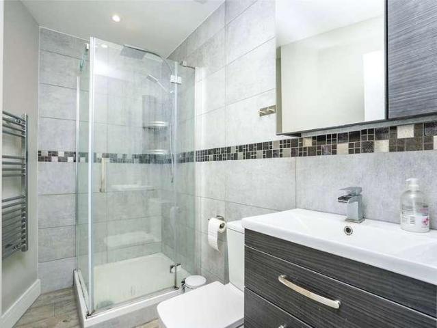 Flat for sale in Headington Shops, The Slade